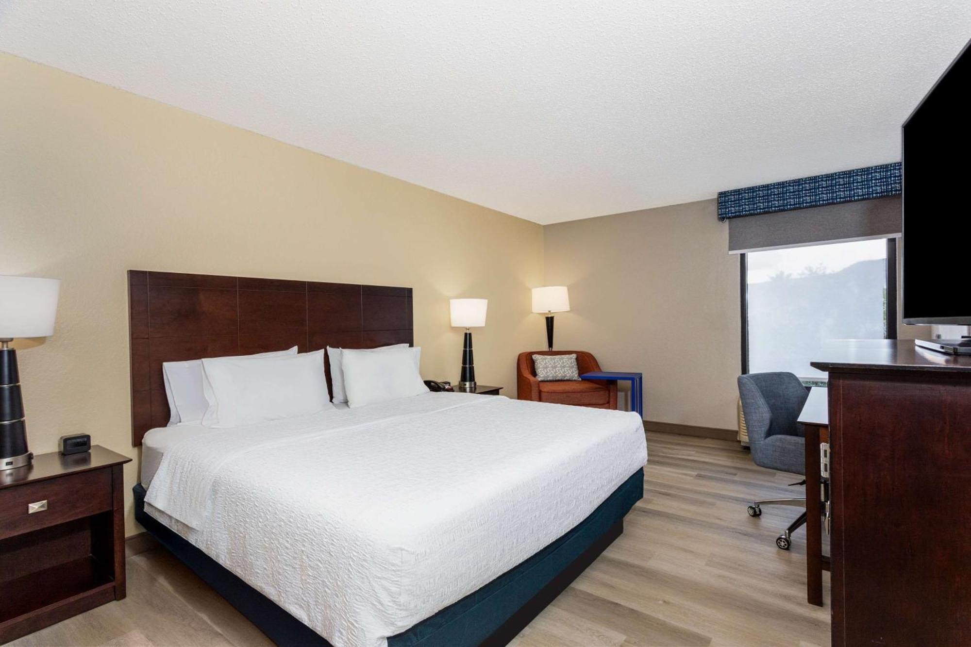 Hampton Inn Orlando-International Airport Exterior photo